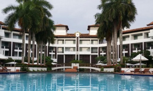 Lanka Princess Hotel Swimming Pool