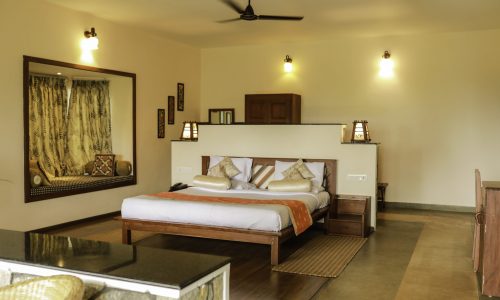 Sitaram Mountain Retreat Luxurious Suite Room_1