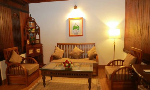 AyurSoma Ayurveda Royal Retreat Dhanwanthari Heritage Deluxe Wohnzimmer